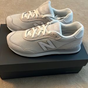 Womens New Balance NWT